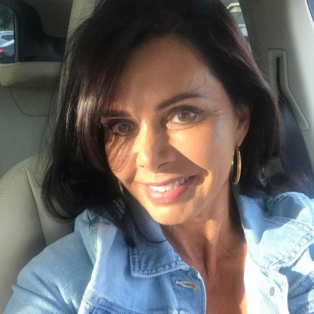 Meet your Posher, Joni